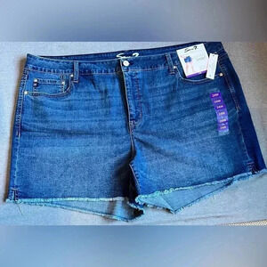 NWT Seven 7 weekend Jean Shorts Fray Hem comfort stretch 24W women’s